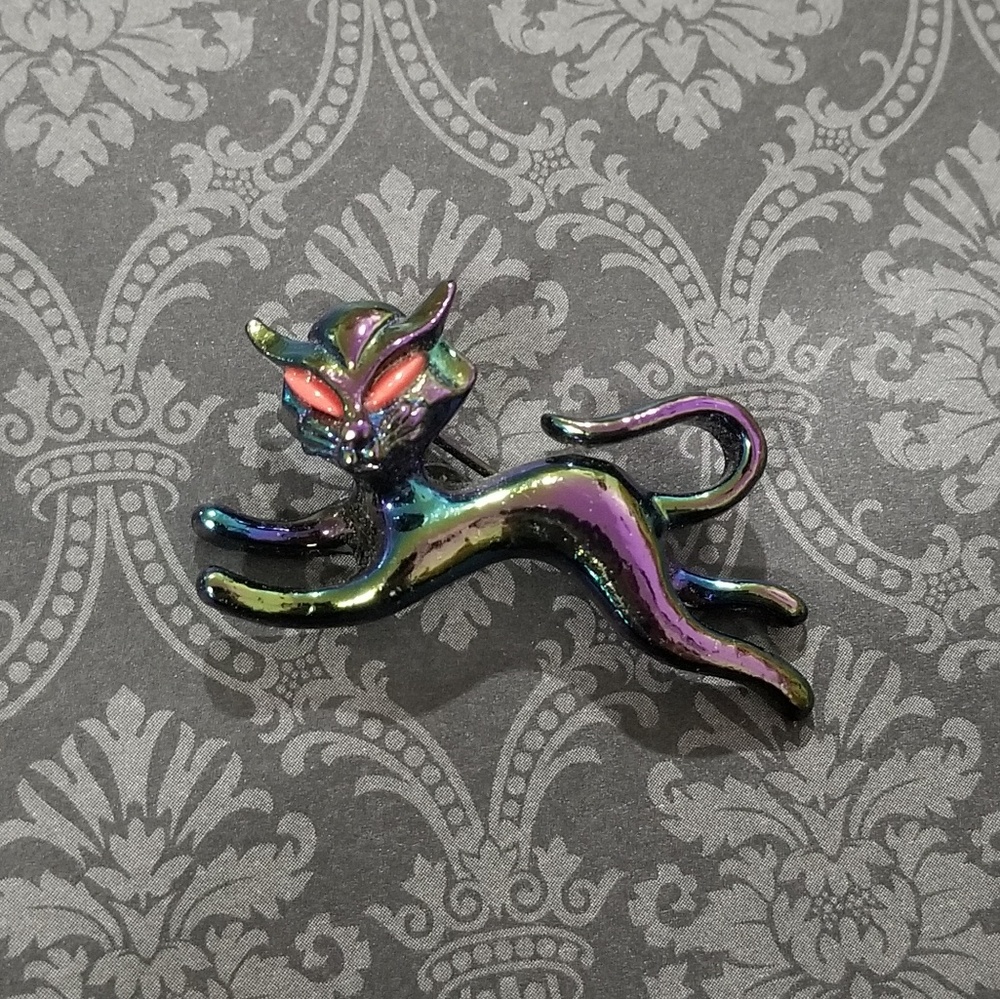Cat Brooch